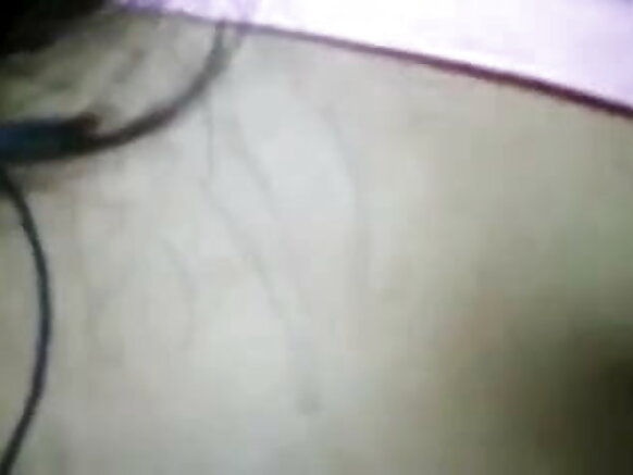 উত্তর ভারতের হট মেয়ে একটি ব্লোজব পরে তার বসের মোরগ চড়ে