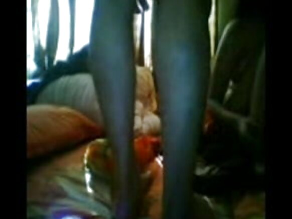 বেডরুমে দেশি দম্পতির চোদা সেক্সি বেডরুম মুভির গোপন ছবি বন্দী