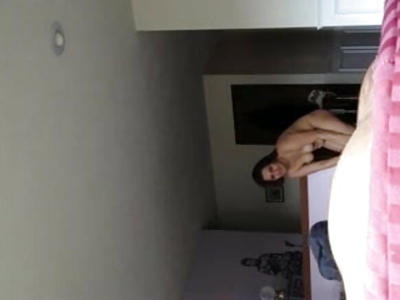 হট ইংলিশ মুভি সেক্সি সেক্সি সেক্সি ঠাট্টা করে যুবক পুরুষকে