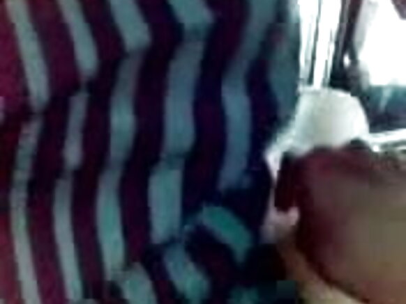 ভারতীয় সেক্সি নীল ভিডিও করা কিশোর গাড়িতে