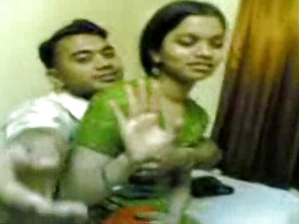 ভারতীয় দম্পতি নববর্ষের হট ভিডিও - সেক্সি হিন্দি মুভি ওপেন বাই সাঁঝ