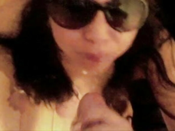 40 বছর বয়সী আমেরিকান এশিয়ান এবং সম্পূর্ণরূপে উন্মুক্ত আমেরিকান এসকর্ট ফাক