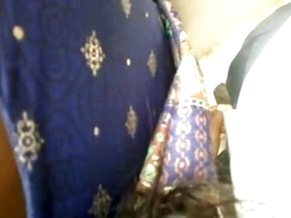 তামিলনাড়ু আন্টি প্রকাশ্যে হস্তমৈথুন করছেন সেক্সি ফুল মুভি