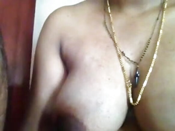 ভারতীয় বউ তার বিশাল স্তন সেক্সি সেক্সি নগ্ন মুভি দেখায়