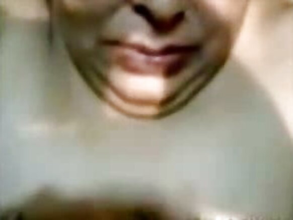 আন্টি ইন্ডিয়া সেক্সি ইংলিশ মুভি ভিডিও ব্লোজব আর আন্টির মুখে চলছে