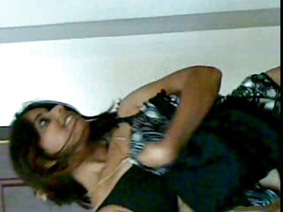 অ্যাক্সিস ব্যাঙ্ক চুপা স্টাফ একজন ক্লায়েন্টকে তার প্রিমিয়াম ক্লায়েন্টের সাথে চুদছে