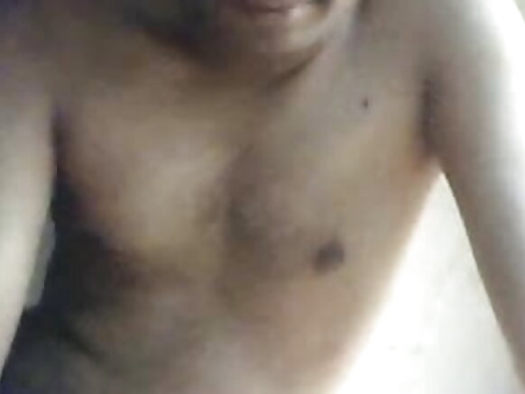 ভারতীয় বান্ধবী আমাকে একটি ব্লোজব দেয় আমাকে একটি ব্লোজব দেয়