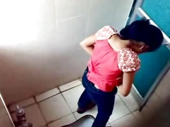 ভারতীয় বাথরুম ক্যাম বাথরুম বলিউড সেক্সি মুভি ক্যাম