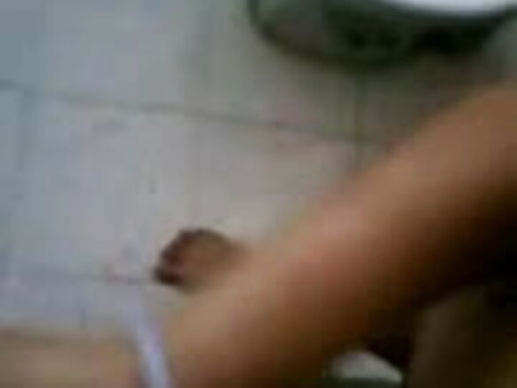 উত্তর ভারত থেকে সুন্দর busty মেয়ে তার সেক্সি সিনেমা প্লেয়ার boobs bf উপভোগ করেছে