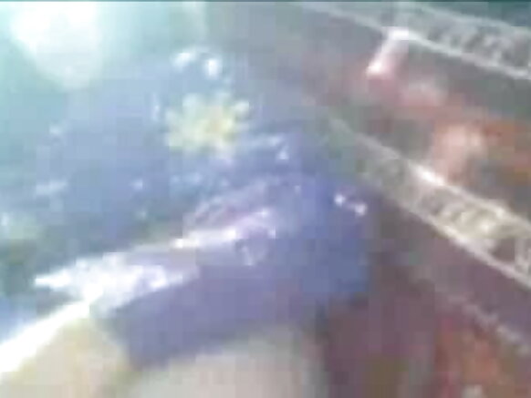 ভারত মতি চুদাই সেক্সি সেক্সি ভিডিও সেক্সি মুভিতে তার ভোদা দেখায়