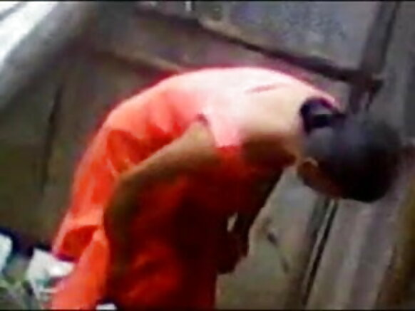 নতুন প্রতিবেশী সেক্সি হিন্দি চল গিরা স্নান3