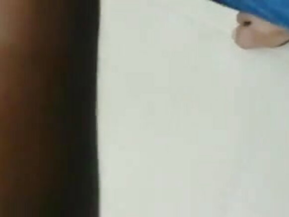 কাজের জন্য অনলাইন সেক্সি নীল ভিডিও শো