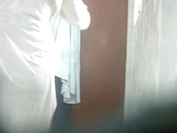 আন্টি গোসল সেক্সি মুভি দেখান ভিডিও আমার আন্টি