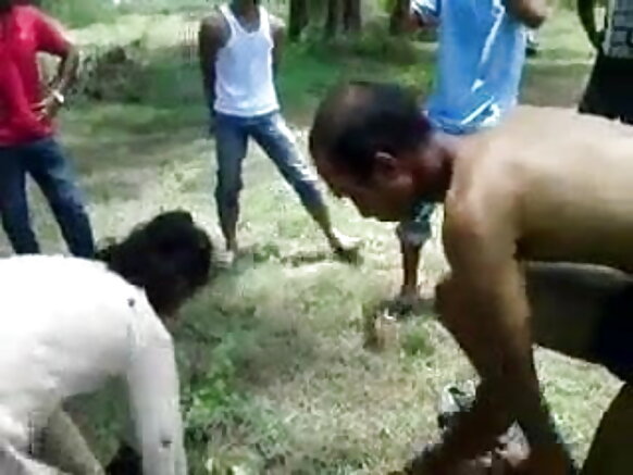 কিশোরের সাথে সেক্সি মুভি ভিডিও দেখে ধরা পড়লো কিশোরের মামা থরকি