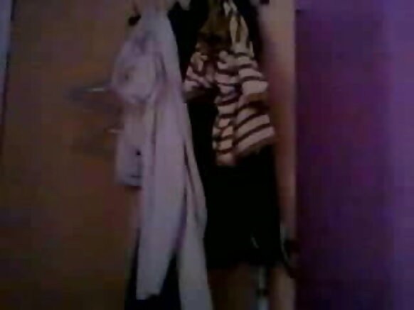 আমার চাচাতো বোন জামাই আমার ছবির সেক্সি কাজিন বোনের উপর গুপ্তচরবৃত্তি করছে