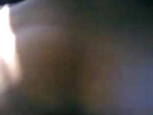 টিন ইন্ডিয়া গার্লফ্রেন্ড এবং টিন বয়ফ্রেন্ডের গাড়ির ভিতরে একটি সম্পূর্ণ সেক্সি ছবি