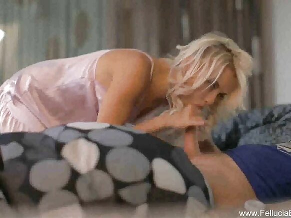 নীল ইমেজ সহ একটি ভিডিওতে যৌন MILF-এর চমকপ্রদ সংগ্রহ