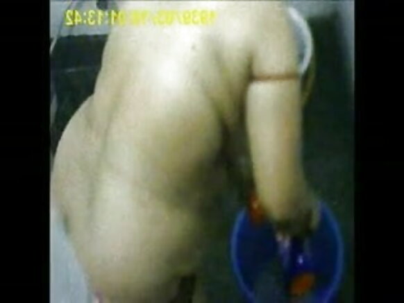 bangla desi sexy matrasi desi hidden cam প্রতিবেশী ভাবীর গোসল লুকানো ক্যাম বাথরুম