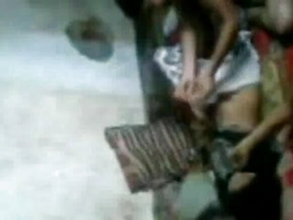 হট ভারতীয় মেয়ে ধূমপান, তার busty প্রেমিক সঙ্গে যৌনসঙ্গম নতুন সিনেমা