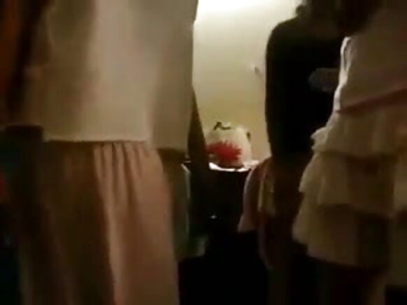 ইউনিভার্সিটির মেয়েদের xxx সেক্সি মেয়ে শো হিন্দিতে