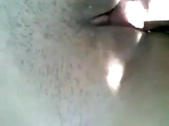 পাঠান তার আকর্ষণীয় বান্ধবীকে মাঠে চুদেছে