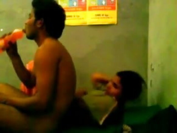 সেক্সি এবং নোংরা দম্পতি মজা করছে