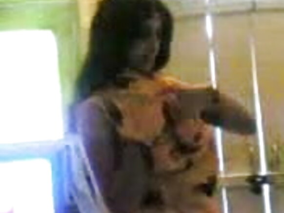 সৌম্য হিন্দি মুভি সেক্সি হোমমেড উপর গুদাম