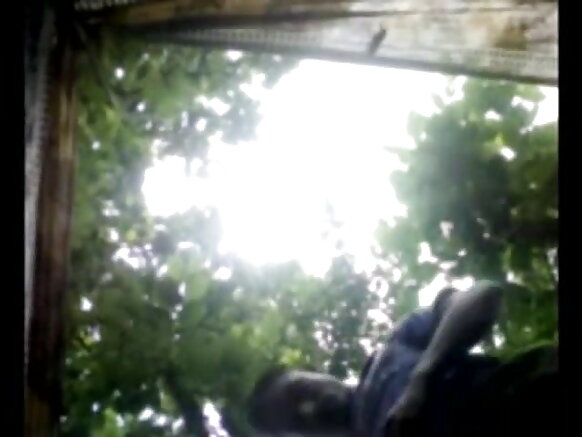 তামিল মেয়ে তার স্বামীর জন্য নগ্ন হয়ে ব্লু ফিল্মের মেয়েরা নামছে