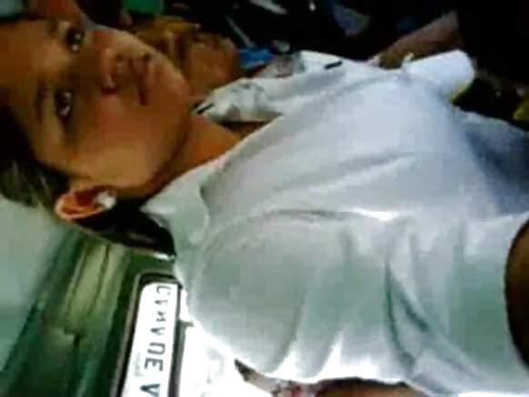 বাসে তার সেক্সি মুভি মাড়িয়ে