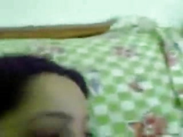 ইন্ডিয়া ইউনিভার্সিটি মাদ্রাসি সেক্সি ইউনিভার্সিটি চিক তার বয়ফ্রেন্ডের সাথে দেখায়