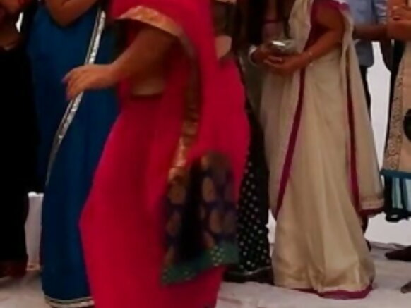 নন ন্যুড মেয়েদের একটি সুন্দর ভিডিওতে দেখান হট ইউনিভার্সিটির মেয়েদের সেক্সি ছবি নিয়ে নাচ।