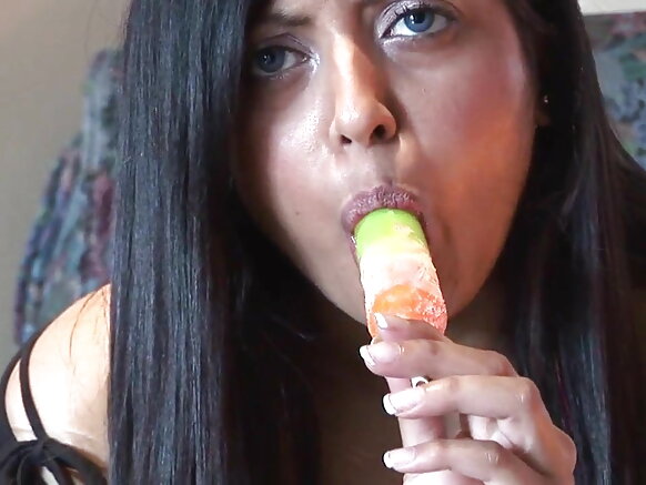 ভারত - জেসমিন শুধুমাত্র সেক্সি কার্ভ সহ সেক্সি ইমেজ ভিডিওতে হস্তমৈথুন করে - বড় মাই 4