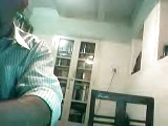 গর্ভবতী দম্পতি ওয়েবক্যামে সেক্স করছেন