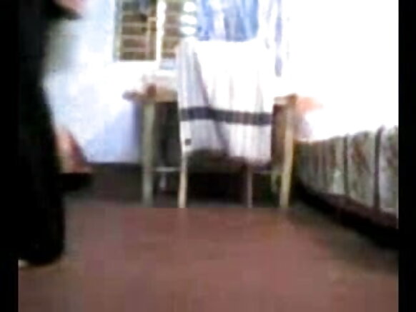 হট হট আন্টি ঐশ্বরিয়া সেক্সি মুভি গোপনে প্রতিবেশীর সাথে চোদাচুদি 18 মিনিট