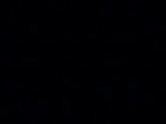 গোসল করার সময় আমার খালাকে হিন্দিতে একটি সেক্সি মুভি দেখান... বড় পিছনের অংশ