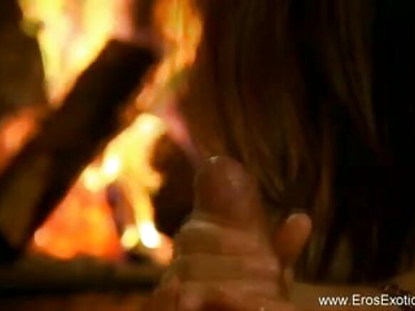 Morena India MILF নিখুঁত ব্লোজব স্বচ্ছ নীল ভিডিও দেয়