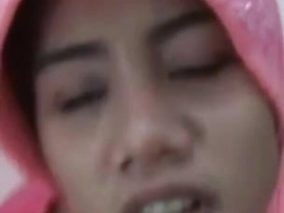 ভারতের প্রথম সাদা পোলা মুভি দে লাস মানারিয়ার প্রথম ভিডিওতে সাদা মোরগ