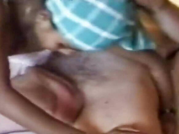 সেক্সি হট ভিডিও মুভি ভারতীয় পোলাকে জড়িয়ে ধরলো