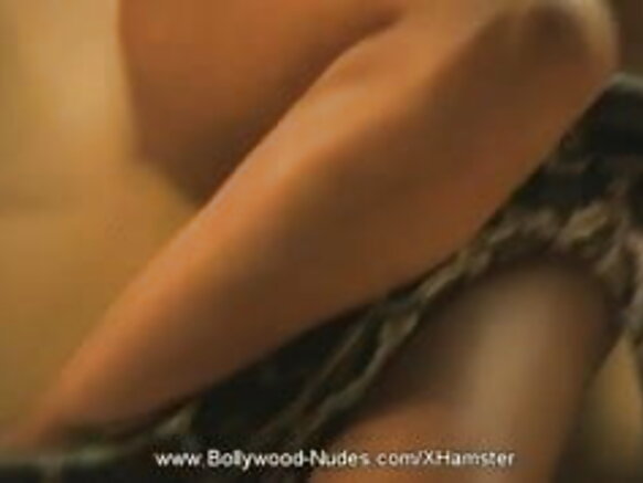 হিন্দিতে নগ্ন লোকো নাচ শেষ সেক্সি সিনেমা দেখান