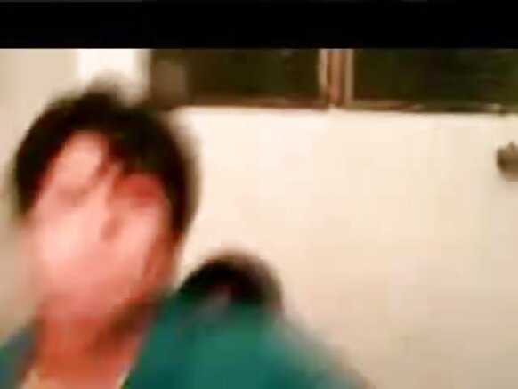 টিন সেক্স সেক্সি ফিল্ম বিশ্ববিদ্যালয়ের বাথরুমে আটকে এক দম্পতি