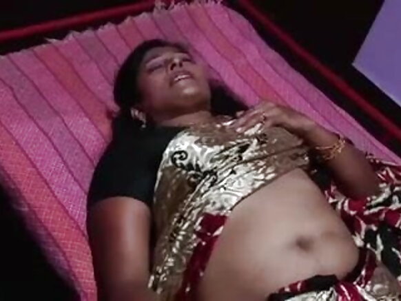 Sdian Driver Busty Mallu Aunty Receives Massage with her Driver New Sexy Movie