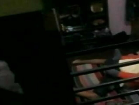 ইন্ডিয়া বিএফ ভিডিও ফিল্ম সেক্সি হিন্দি তার বান্ধবীকে বাড়িতে গোপন ক্যামেরায় বন্দী করেছে