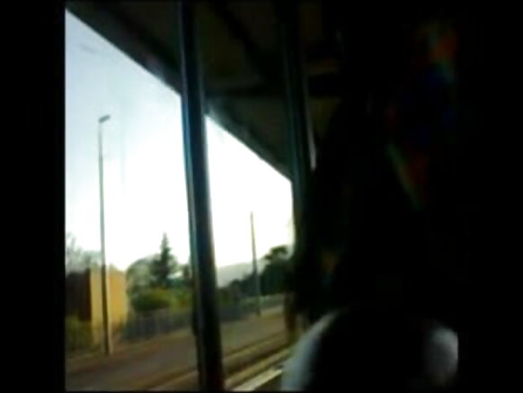 ভারতীয় মেয়ে ভারতীয় বাস স্টেশনে হস্তমৈথুন করছে ইংরেজিতে সেক্সি মাইন ভিডিও