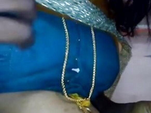 বড় সেক্সি boobs হিন্দি মুভি
