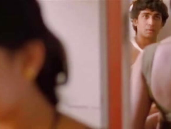 হিন্দি ঘরে নয় সেক্সি মুভি বাসায় আমার মায়ের সাথে আমার বন্ধু